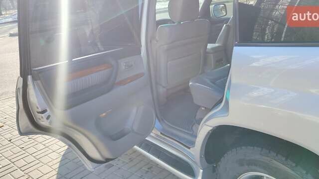 Серый Лексус ЛХ, объемом двигателя 4.67 л и пробегом 258 тыс. км за 19000 $, фото 58 на Automoto.ua