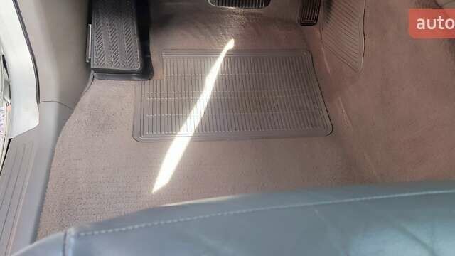 Серый Лексус ЛХ, объемом двигателя 4.67 л и пробегом 258 тыс. км за 19000 $, фото 34 на Automoto.ua