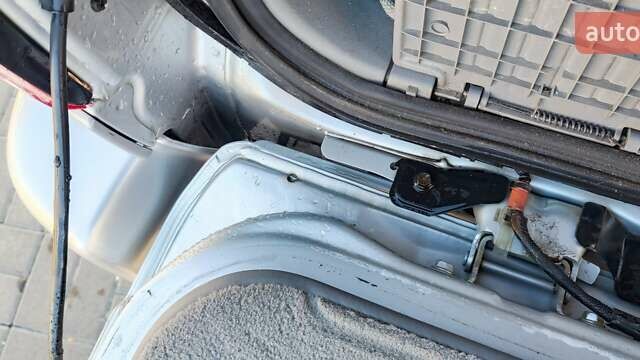 Серый Лексус ЛХ, объемом двигателя 4.67 л и пробегом 258 тыс. км за 19000 $, фото 64 на Automoto.ua