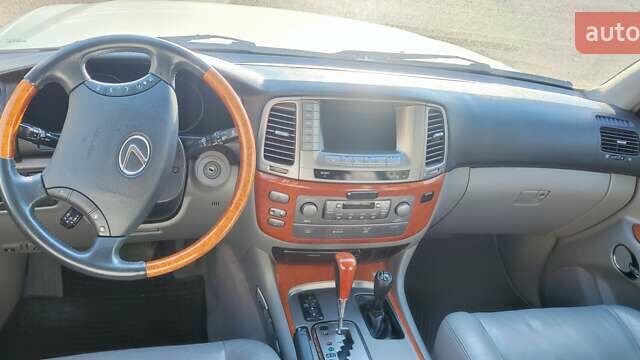 Серый Лексус ЛХ, объемом двигателя 4.67 л и пробегом 258 тыс. км за 19000 $, фото 39 на Automoto.ua