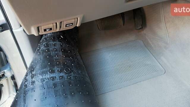 Серый Лексус ЛХ, объемом двигателя 4.67 л и пробегом 258 тыс. км за 19000 $, фото 25 на Automoto.ua