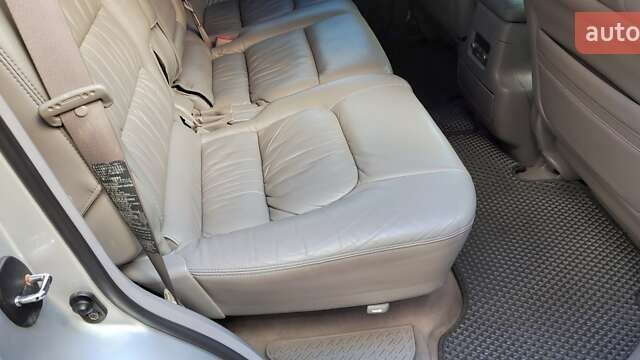 Серый Лексус ЛХ, объемом двигателя 4.67 л и пробегом 258 тыс. км за 19000 $, фото 49 на Automoto.ua