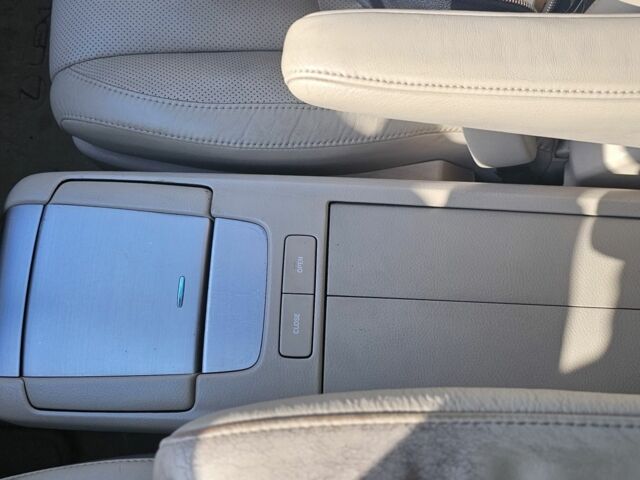 Лексус ЛХ 2006 у Києві на Automoto.ua Сірий Лексус ЛХ, об'ємом двигуна 3.3 л та пробігом 252 тис. км за 10200 $, фото 15 на Automoto.ua