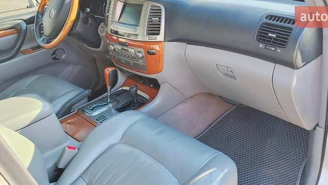 Серый Лексус ЛХ, объемом двигателя 4.67 л и пробегом 258 тыс. км за 19000 $, фото 48 на Automoto.ua