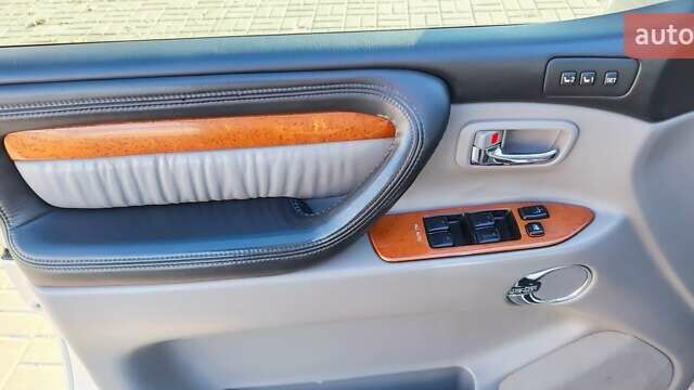 Серый Лексус ЛХ, объемом двигателя 4.67 л и пробегом 258 тыс. км за 19000 $, фото 40 на Automoto.ua