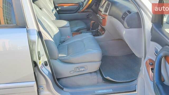 Серый Лексус ЛХ, объемом двигателя 4.67 л и пробегом 258 тыс. км за 19000 $, фото 46 на Automoto.ua