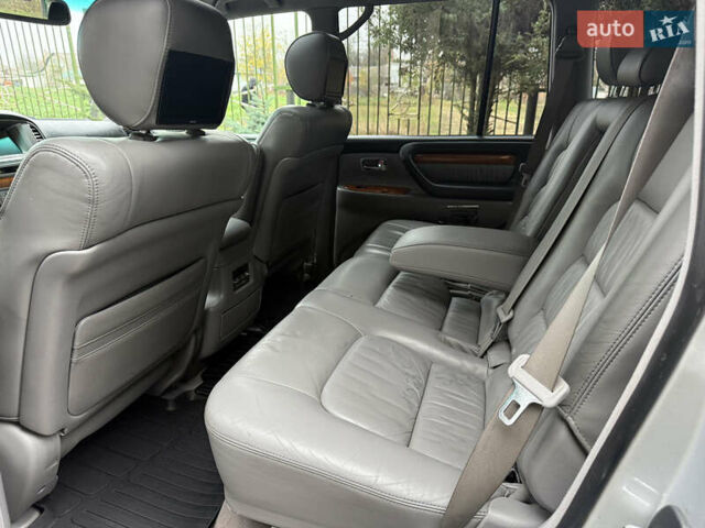 Серый Лексус ЛХ, объемом двигателя 4.7 л и пробегом 306 тыс. км за 14500 $, фото 14 на Automoto.ua