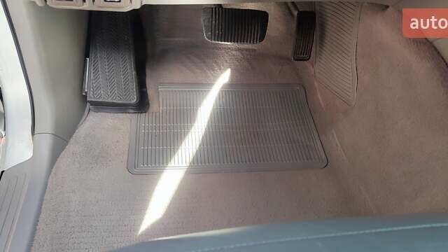 Серый Лексус ЛХ, объемом двигателя 4.67 л и пробегом 258 тыс. км за 19000 $, фото 35 на Automoto.ua