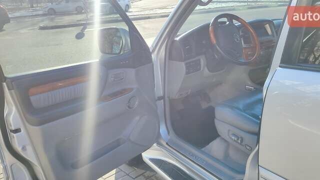 Серый Лексус ЛХ, объемом двигателя 4.67 л и пробегом 258 тыс. км за 19000 $, фото 38 на Automoto.ua