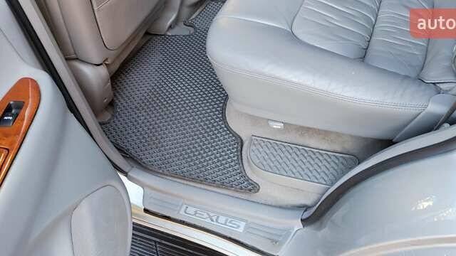 Серый Лексус ЛХ, объемом двигателя 4.67 л и пробегом 258 тыс. км за 19000 $, фото 56 на Automoto.ua