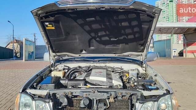 Серый Лексус ЛХ, объемом двигателя 4.67 л и пробегом 258 тыс. км за 19000 $, фото 13 на Automoto.ua