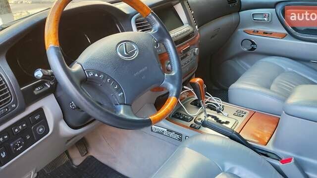 Серый Лексус ЛХ, объемом двигателя 4.67 л и пробегом 258 тыс. км за 19000 $, фото 23 на Automoto.ua