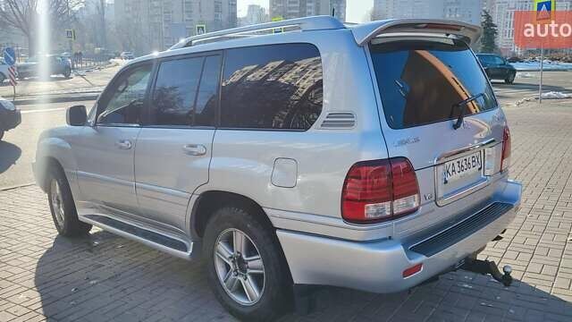 Серый Лексус ЛХ, объемом двигателя 4.67 л и пробегом 258 тыс. км за 19000 $, фото 3 на Automoto.ua