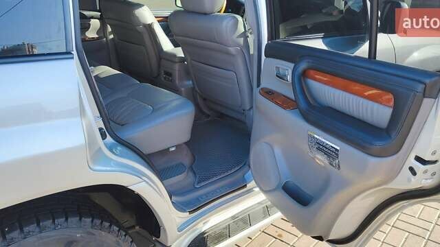 Серый Лексус ЛХ, объемом двигателя 4.67 л и пробегом 258 тыс. км за 19000 $, фото 52 на Automoto.ua