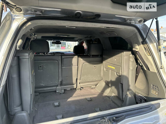 Серый Лексус ЛХ, объемом двигателя 5.66 л и пробегом 243 тыс. км за 25800 $, фото 78 на Automoto.ua