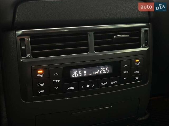 Серый Лексус ЛХ, объемом двигателя 5.66 л и пробегом 259 тыс. км за 21990 $, фото 19 на Automoto.ua