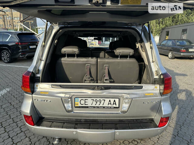 Серый Лексус ЛХ, объемом двигателя 5.66 л и пробегом 243 тыс. км за 25800 $, фото 71 на Automoto.ua