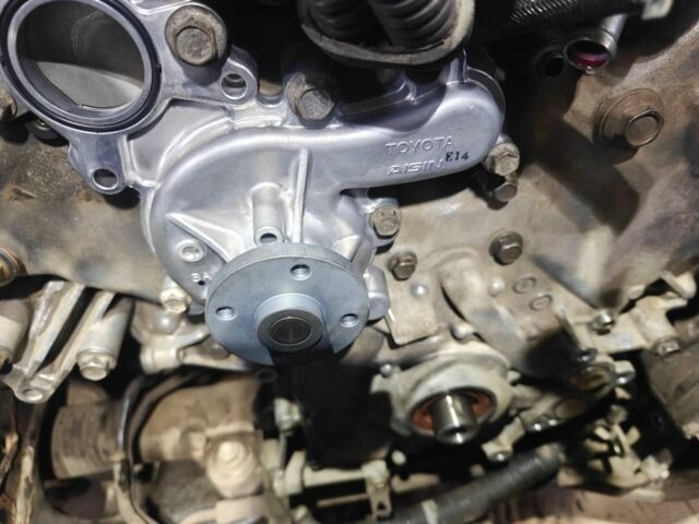 Серый Лексус ЛХ, объемом двигателя 5.7 л и пробегом 320 тыс. км за 22300 $, фото 16 на Automoto.ua