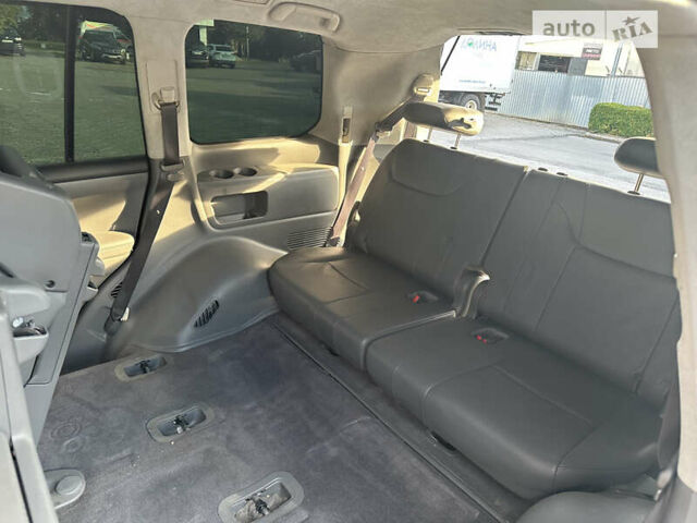 Серый Лексус ЛХ, объемом двигателя 5.66 л и пробегом 243 тыс. км за 25800 $, фото 46 на Automoto.ua