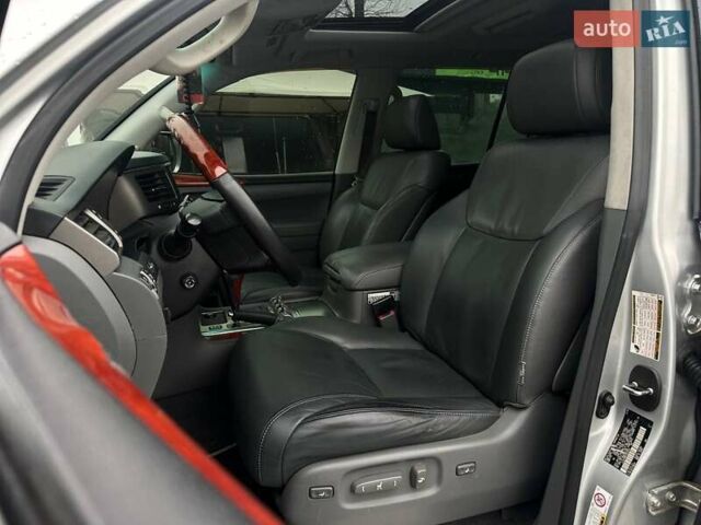 Серый Лексус ЛХ, объемом двигателя 5.66 л и пробегом 259 тыс. км за 21990 $, фото 12 на Automoto.ua