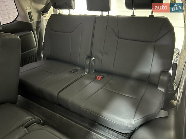 Серый Лексус ЛХ, объемом двигателя 5.66 л и пробегом 273 тыс. км за 24900 $, фото 71 на Automoto.ua