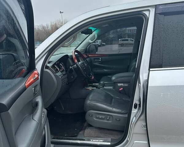 Сірий Лексус ЛХ, об'ємом двигуна 5.66 л та пробігом 225 тис. км за 22900 $, фото 4 на Automoto.ua