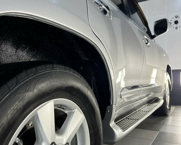 Серый Лексус ЛХ, объемом двигателя 5.66 л и пробегом 273 тыс. км за 24900 $, фото 60 на Automoto.ua