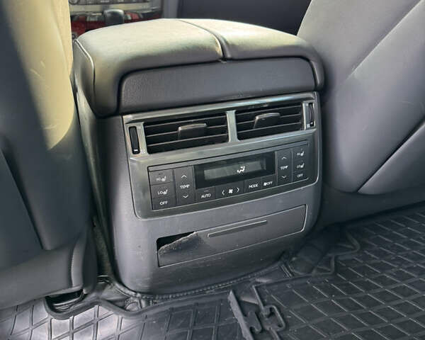 Сірий Лексус ЛХ, об'ємом двигуна 5.66 л та пробігом 303 тис. км за 22000 $, фото 25 на Automoto.ua