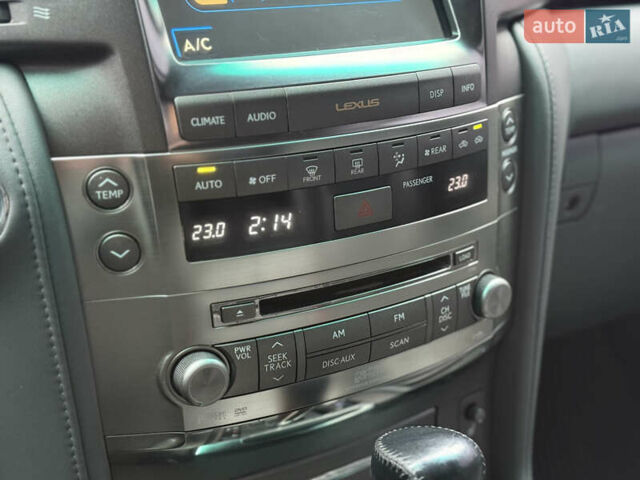 Сірий Лексус ЛХ, об'ємом двигуна 5.66 л та пробігом 246 тис. км за 24999 $, фото 18 на Automoto.ua