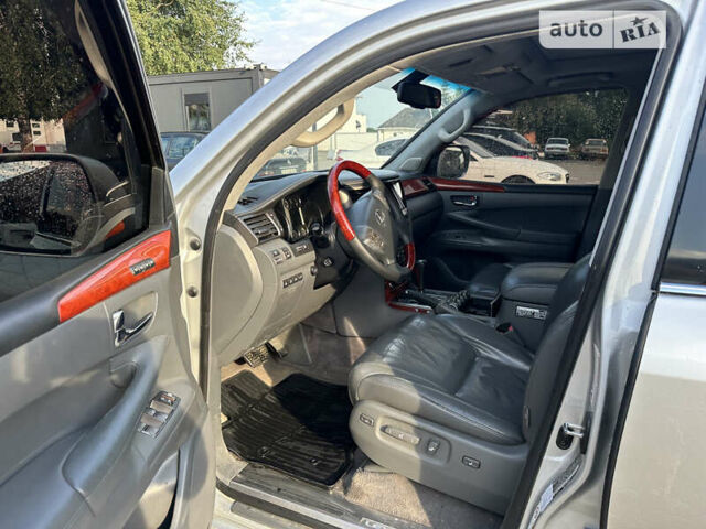 Серый Лексус ЛХ, объемом двигателя 5.66 л и пробегом 243 тыс. км за 25800 $, фото 27 на Automoto.ua