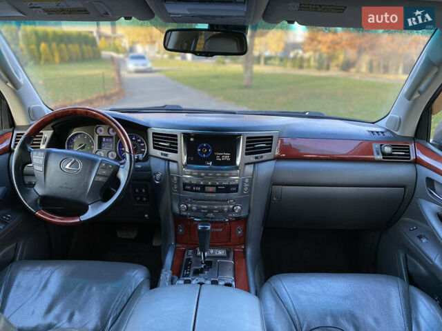 Сірий Лексус ЛХ, об'ємом двигуна 5.66 л та пробігом 295 тис. км за 20999 $, фото 14 на Automoto.ua