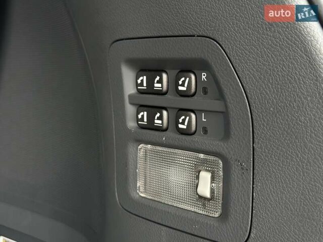 Серый Лексус ЛХ, объемом двигателя 5.66 л и пробегом 255 тыс. км за 24900 $, фото 23 на Automoto.ua