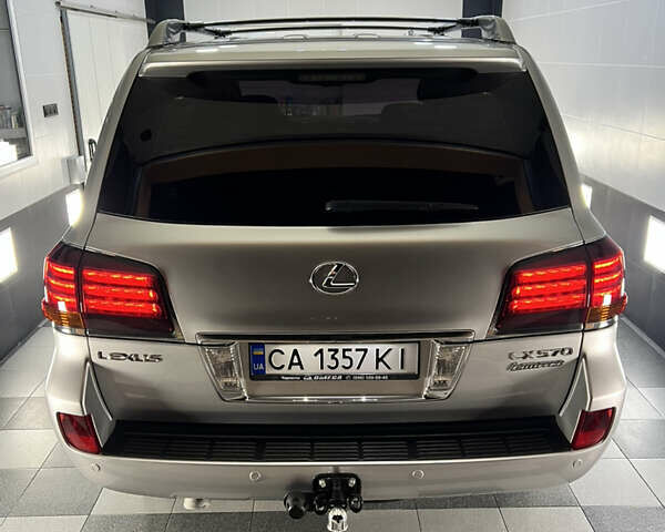 Серый Лексус ЛХ, объемом двигателя 5.66 л и пробегом 273 тыс. км за 24900 $, фото 66 на Automoto.ua