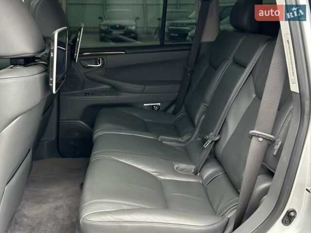 Серый Лексус ЛХ, объемом двигателя 5.66 л и пробегом 255 тыс. км за 24900 $, фото 26 на Automoto.ua