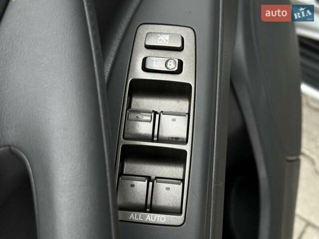 Серый Лексус ЛХ, объемом двигателя 5.66 л и пробегом 255 тыс. км за 24900 $, фото 38 на Automoto.ua