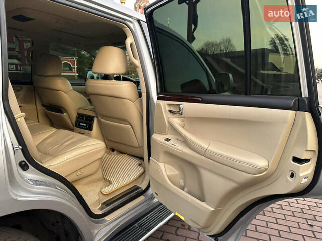 Сірий Лексус ЛХ, об'ємом двигуна 5.66 л та пробігом 262 тис. км за 22999 $, фото 23 на Automoto.ua