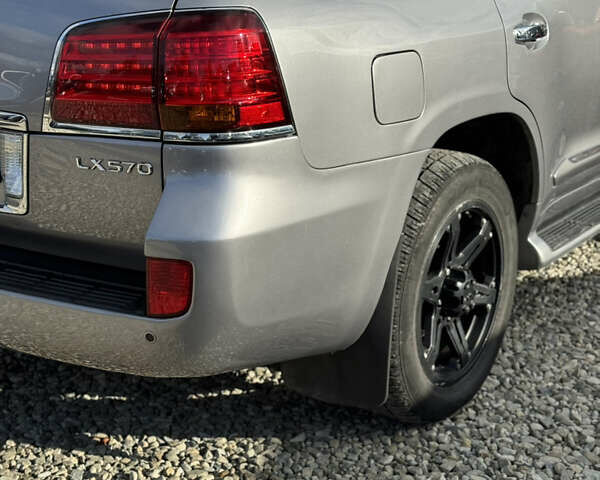 Сірий Лексус ЛХ, об'ємом двигуна 5.66 л та пробігом 303 тис. км за 22000 $, фото 41 на Automoto.ua