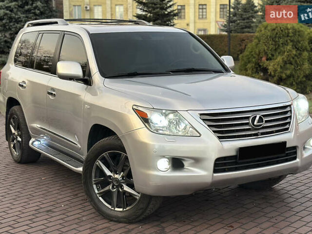 Сірий Лексус ЛХ, об'ємом двигуна 5.66 л та пробігом 262 тис. км за 22999 $, фото 6 на Automoto.ua