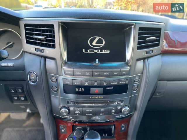 Сірий Лексус ЛХ, об'ємом двигуна 5.66 л та пробігом 295 тис. км за 20999 $, фото 12 на Automoto.ua