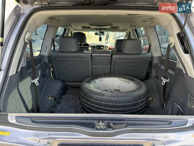 Сірий Лексус ЛХ, об'ємом двигуна 5.66 л та пробігом 303 тис. км за 22000 $, фото 27 на Automoto.ua