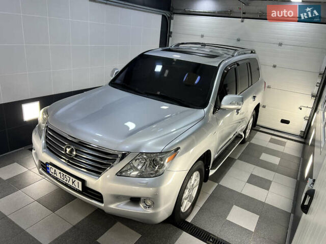 Серый Лексус ЛХ, объемом двигателя 5.66 л и пробегом 273 тыс. км за 24900 $, фото 7 на Automoto.ua
