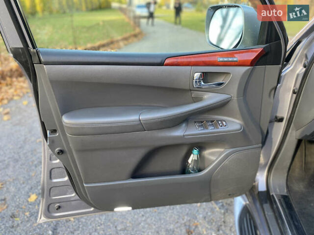 Сірий Лексус ЛХ, об'ємом двигуна 5.66 л та пробігом 295 тис. км за 20999 $, фото 21 на Automoto.ua