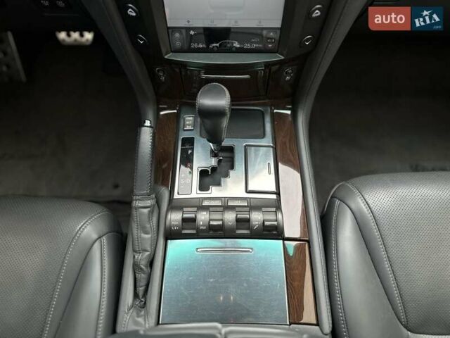 Серый Лексус ЛХ, объемом двигателя 5.66 л и пробегом 255 тыс. км за 24900 $, фото 36 на Automoto.ua