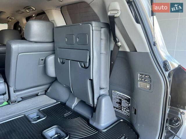 Серый Лексус ЛХ, объемом двигателя 5.66 л и пробегом 273 тыс. км за 24900 $, фото 73 на Automoto.ua