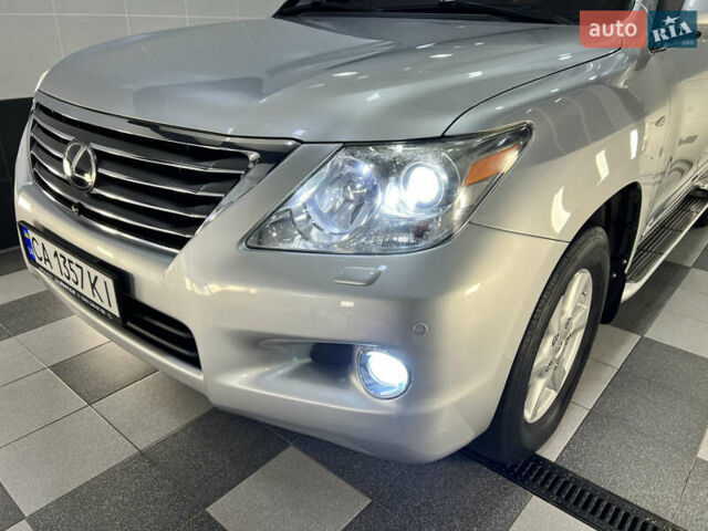 Серый Лексус ЛХ, объемом двигателя 5.66 л и пробегом 273 тыс. км за 24900 $, фото 25 на Automoto.ua