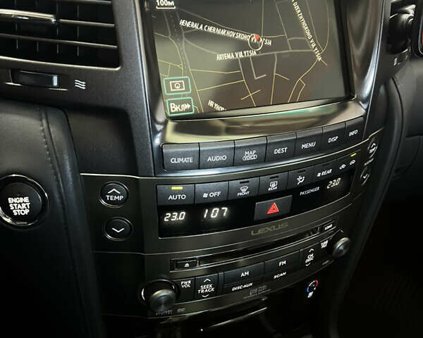 Серый Лексус ЛХ, объемом двигателя 5.66 л и пробегом 273 тыс. км за 24900 $, фото 103 на Automoto.ua