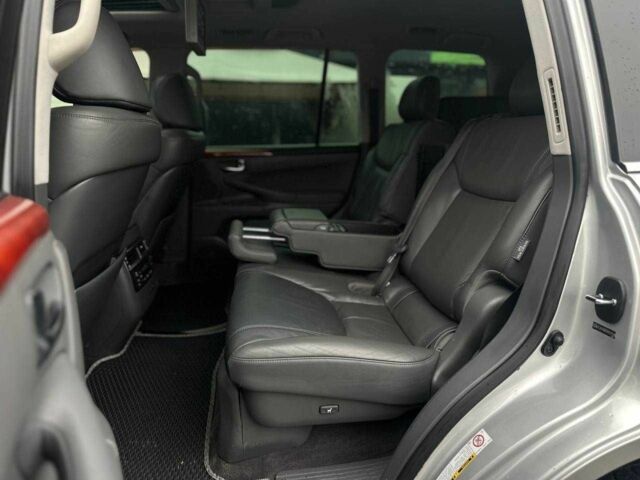 Серый Лексус ЛХ, объемом двигателя 5.7 л и пробегом 259 тыс. км за 21990 $, фото 13 на Automoto.ua