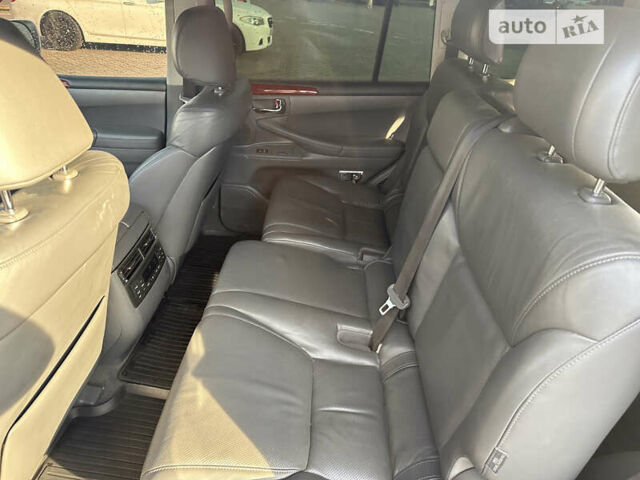 Серый Лексус ЛХ, объемом двигателя 5.66 л и пробегом 243 тыс. км за 25800 $, фото 50 на Automoto.ua