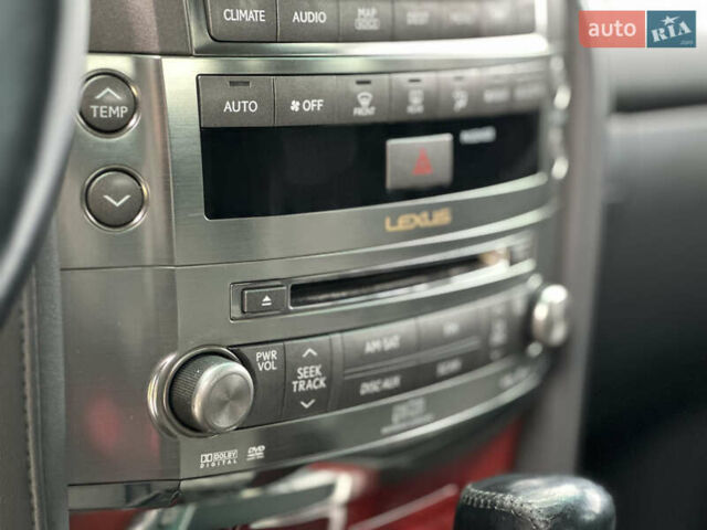 Серый Лексус ЛХ, объемом двигателя 5.7 л и пробегом 360 тыс. км за 19900 $, фото 28 на Automoto.ua