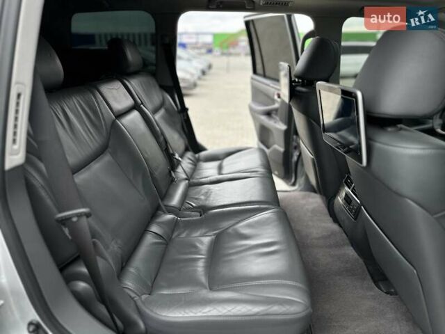 Серый Лексус ЛХ, объемом двигателя 5.66 л и пробегом 255 тыс. км за 24900 $, фото 25 на Automoto.ua